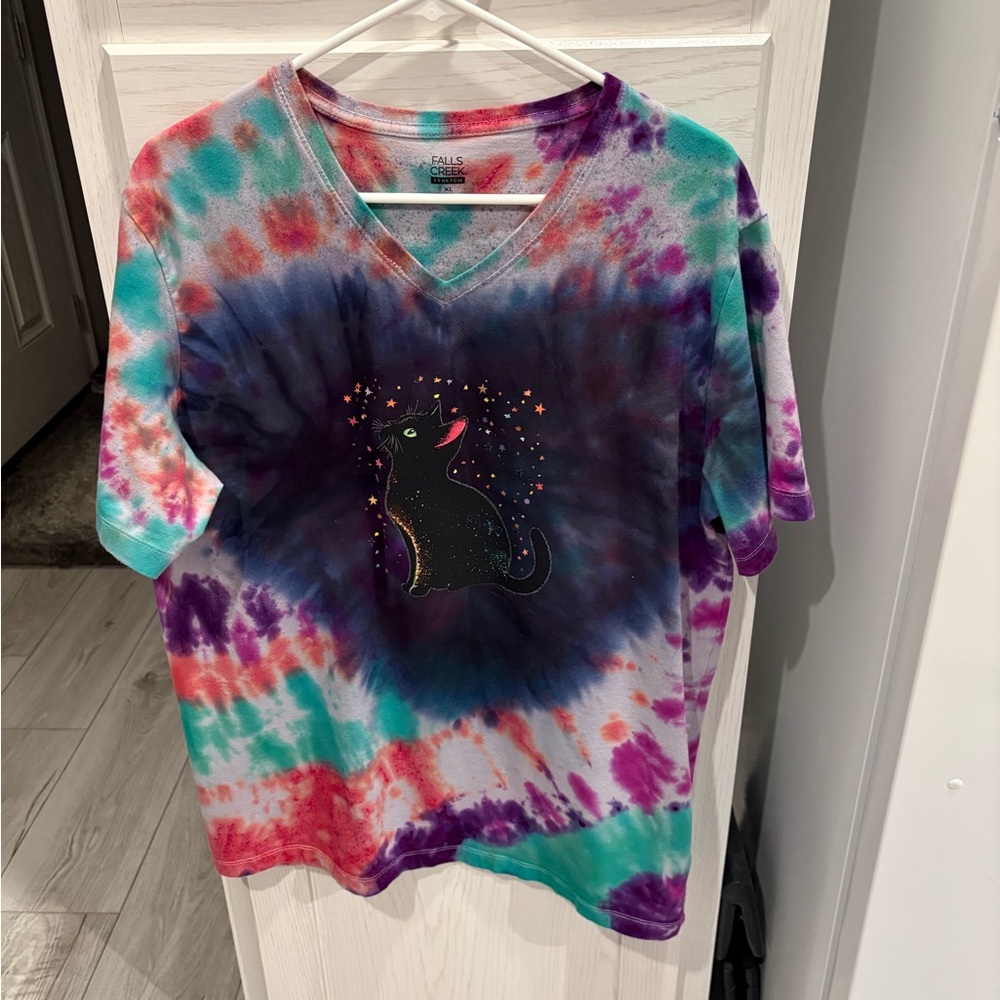 Colorful Tie-Dye Cat Graphic Women’s V Neck T Shirt